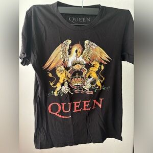 Queen shirt 🦅